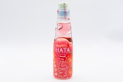 Напиток газированный Hata Kosen Ramune Клубника 200 мл